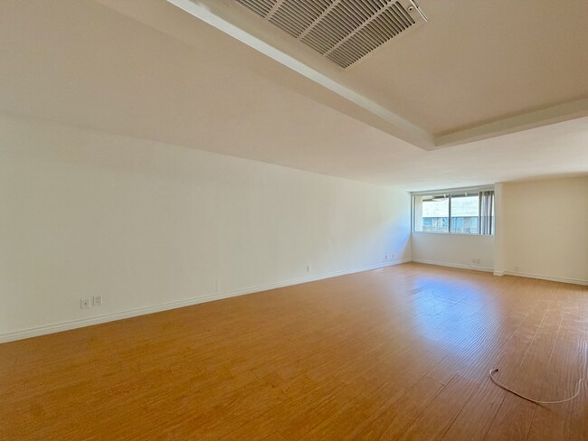 Living Room - 14141 Dickens St