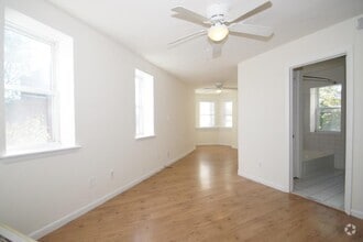 Building Photo - 2435 Grays Ferry Ave