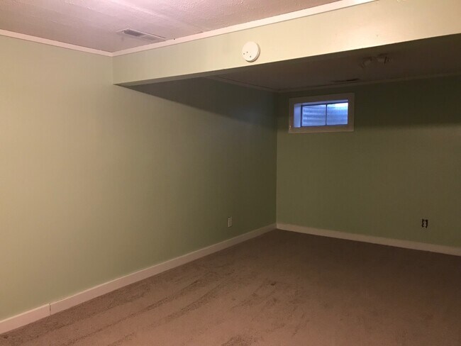 Building Photo - 2301 S Burberry Ln