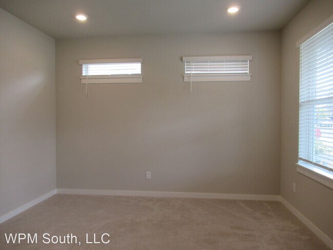 Foto del edificio - 5 br, 3 bath House - 15372 200th Ave. E.