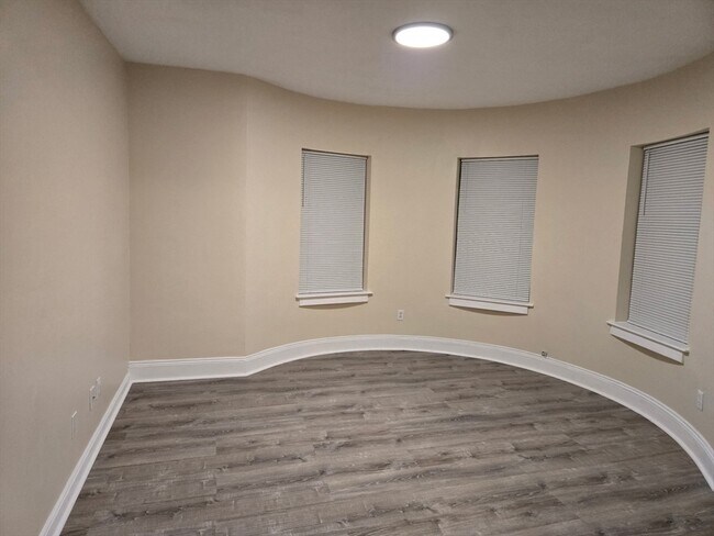 Foto del edificio - 1111-1115-1115 Blue Hill Ave