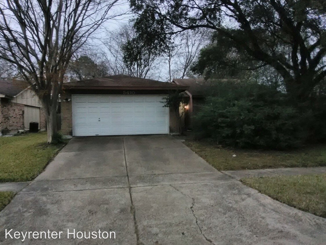 Building Photo - 5410 Hickory Forest Dr