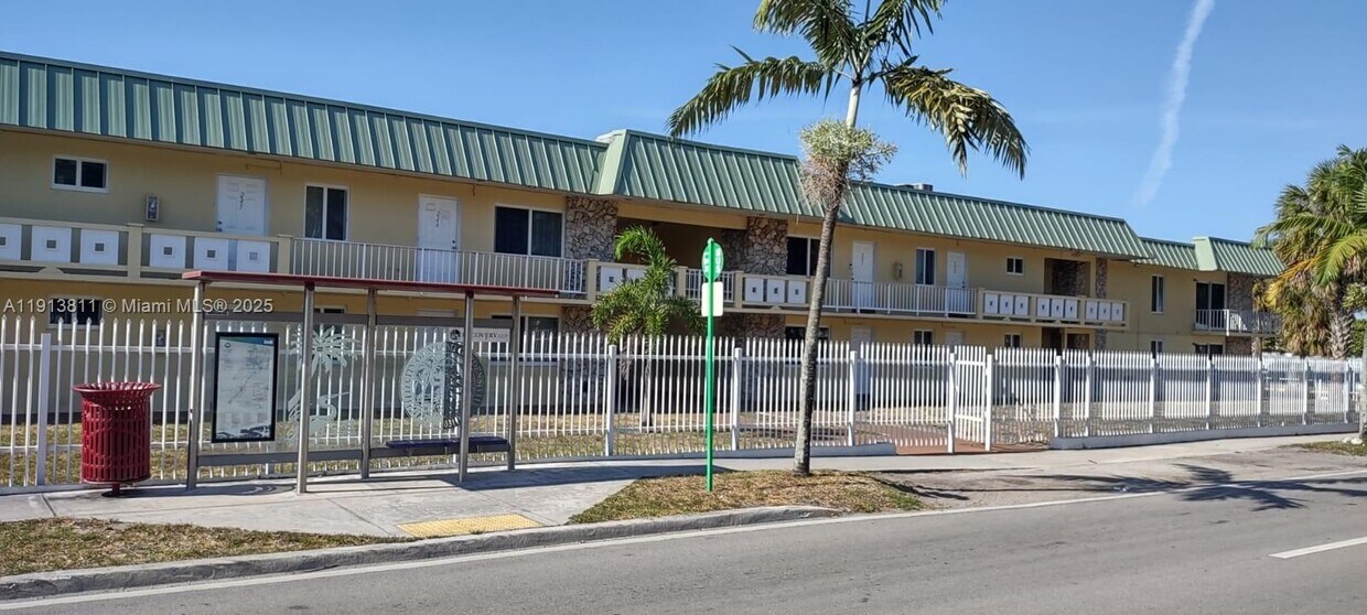 Foto principal - 505 NW 177th St