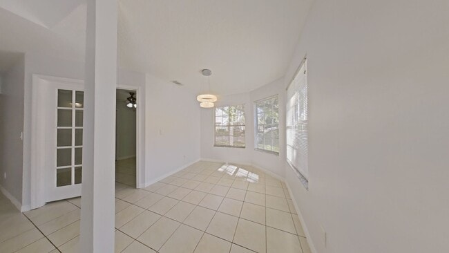 Building Photo - Spacious 3BR/2BA Condo in Altamonte Spring...