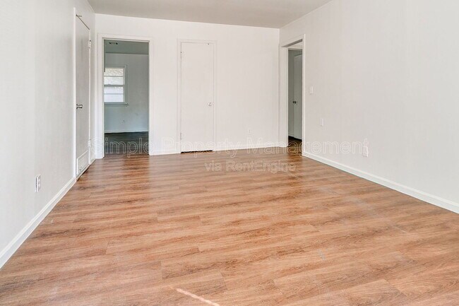 Foto del edificio - 1307 NW 81st St