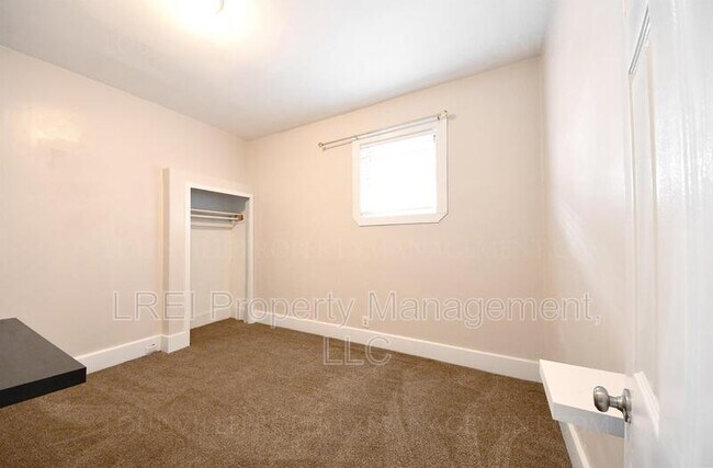 Building Photo - 2916 Rodman St