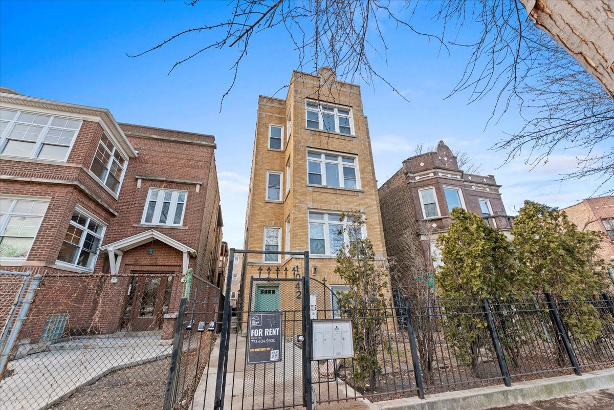 Foto principal - 1046 N Kedzie Ave