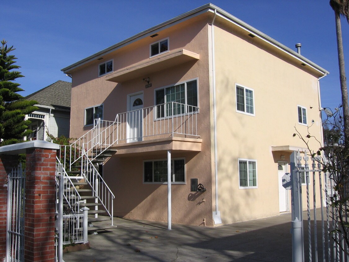 Primary Photo 1/2012 - 1823 6th St