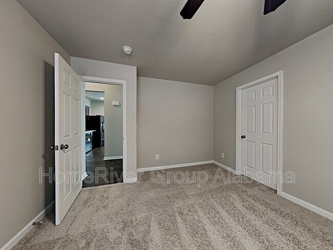 Building Photo - 16359 Creek Dr