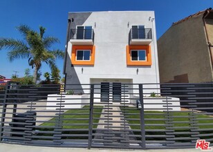 Building Photo - 2335 1/2 S Crenshaw Blvd