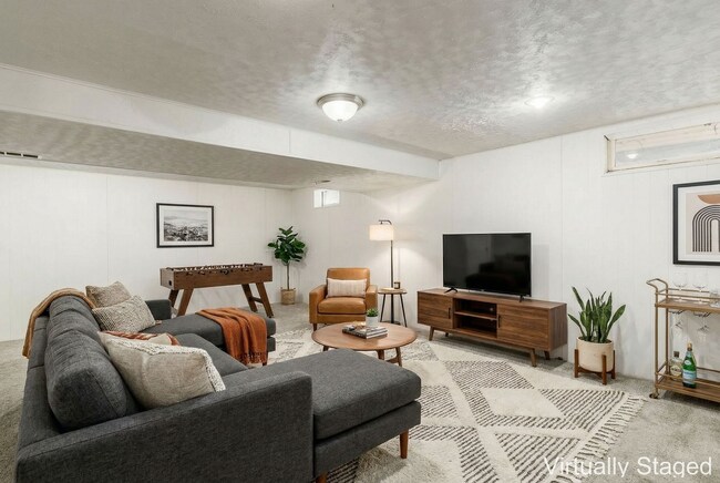 Building Photo - Beautifully Updated Reynoldsburg Home