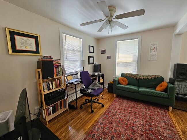 Foto del edificio - 7328 N Honore St