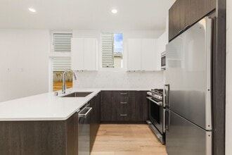 Building Photo - 8547 Midvale Ave N