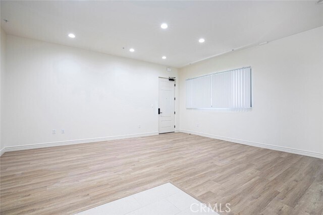 Foto del edificio - 6825 Whitsett Ave
