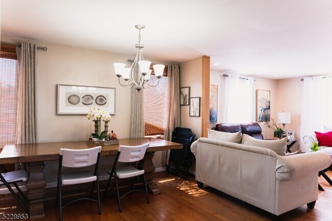 Building Photo - 85 Hoover Ave