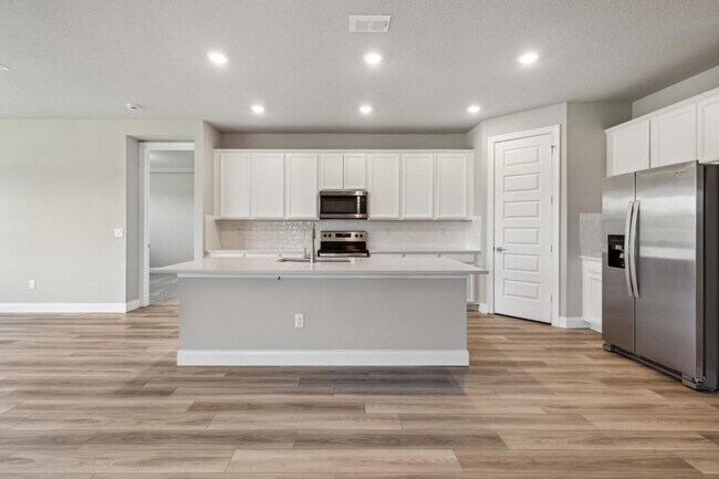 Foto del edificio - 6632 Cloverdale Ave