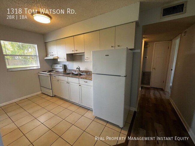 Building Photo - 1318 Tom Watson Rd