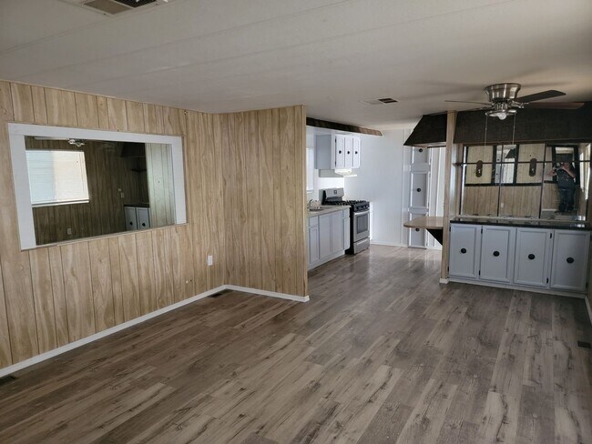 Building Photo - Large 2 Bedroom Mobile Home In Bullhead City