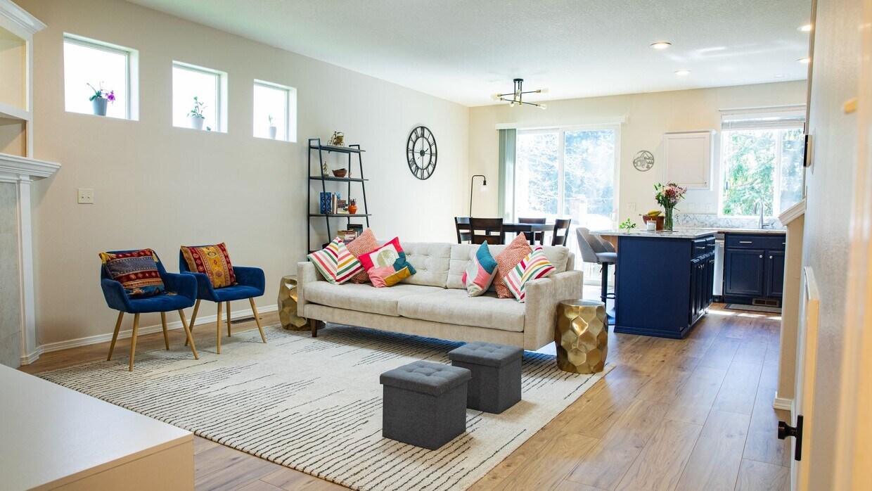 Primary Photo - Modern Comfort in a Prime Beaverton Locati...