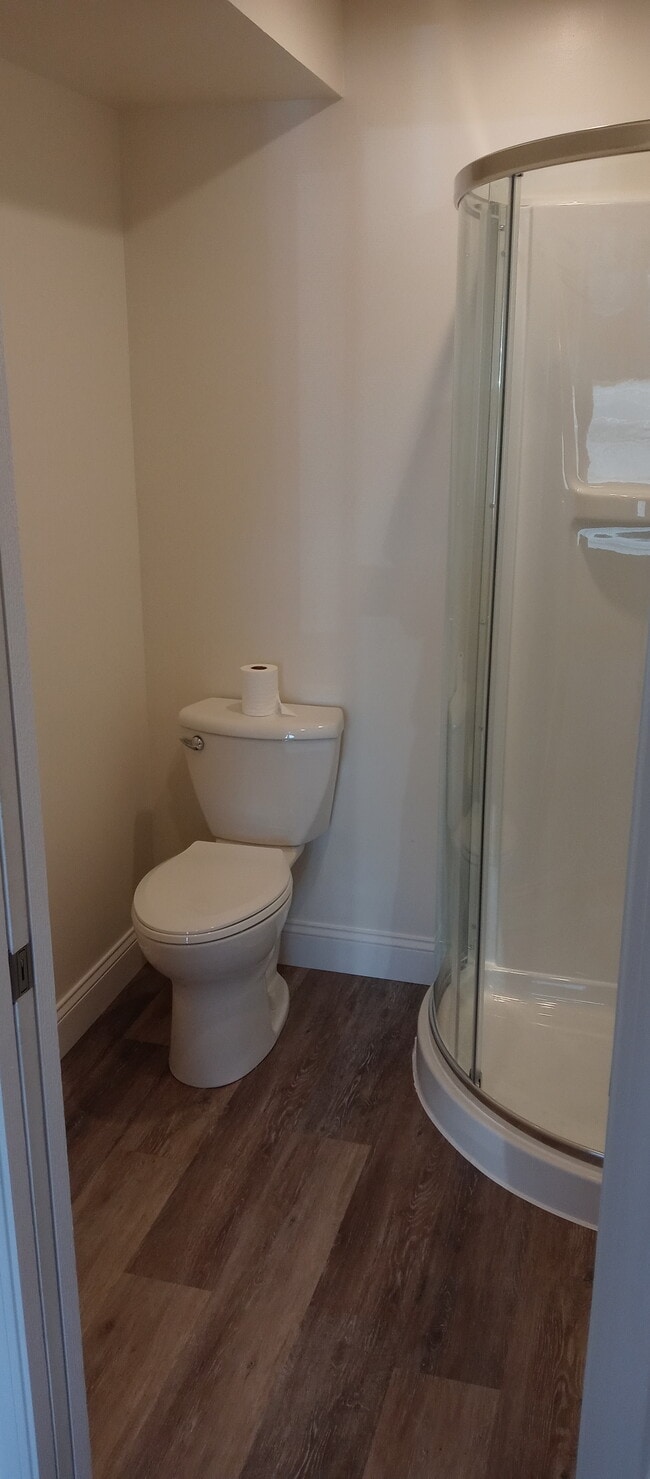 Bath - 56464 Ash Rd