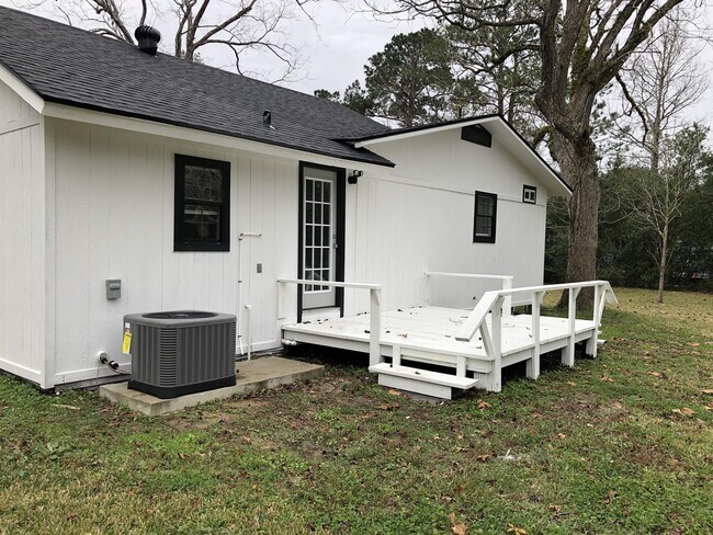 Foto del edificio - 590 Parks St