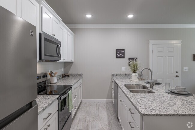 1BR, 1BA - 696SF - Kitchen - The Hudson at Central Landing