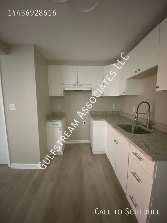 Foto del edificio - 1012 N Warwick Ave