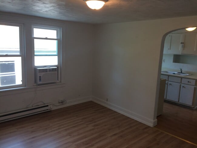 Building Photo - 518 W Edwards St