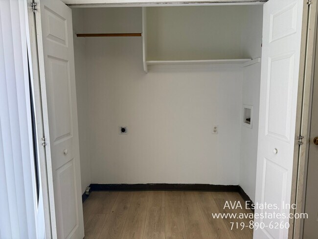 Foto del edificio - 1405 E 19th St