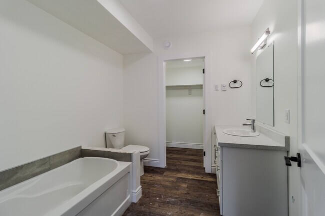 Photo du bâtiment - Apartment for Rent