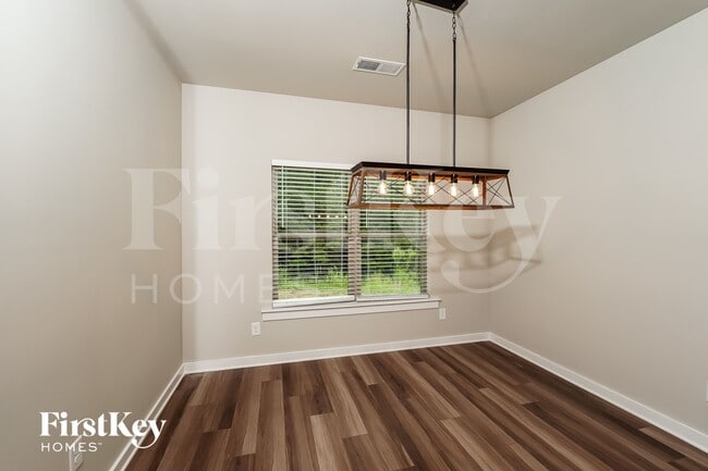 Building Photo - 1580 Brookhaven Dr