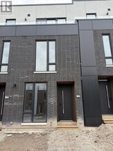 Building Photo - 102 Everett Cmn