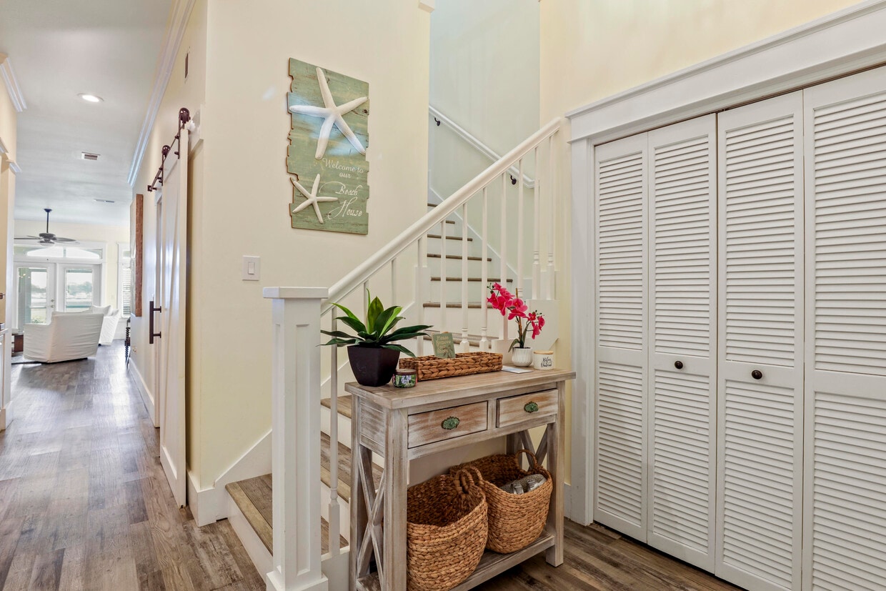 Foto principal - 843 Grand Harbour E