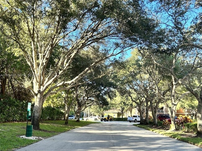 Building Photo - 5050 Fairways Cir