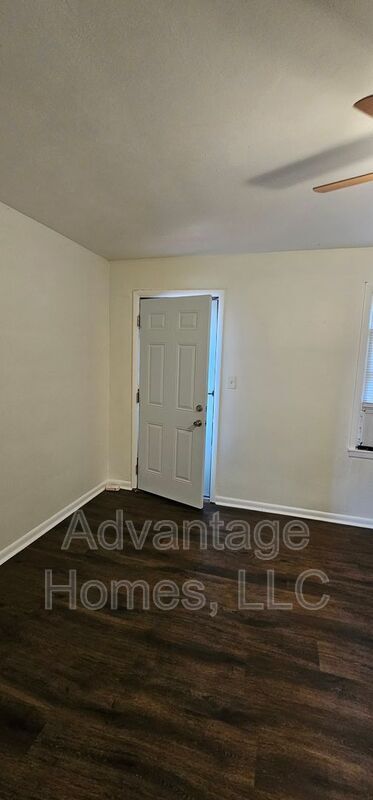 Building Photo - 1007 N Scott Ave