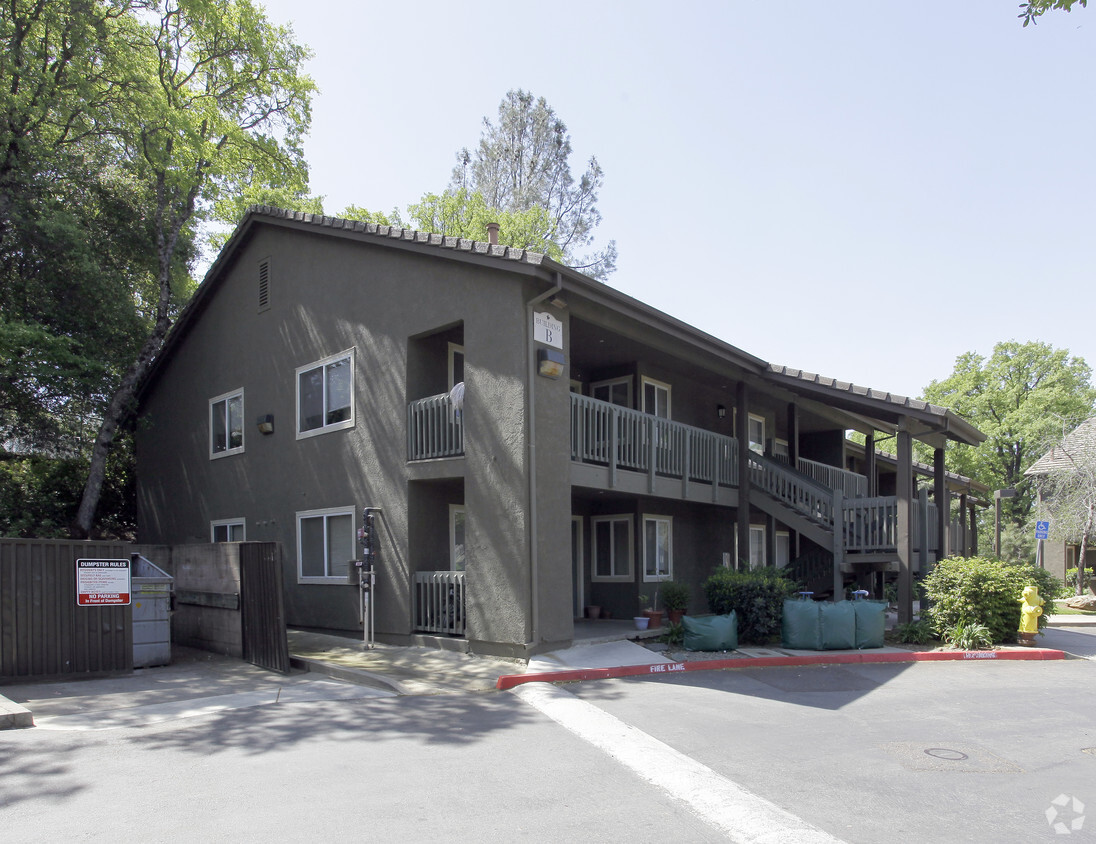 Primary Photo - Terracina Oaks Apartments