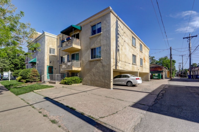 Building Photo - 830 E 11th Ave