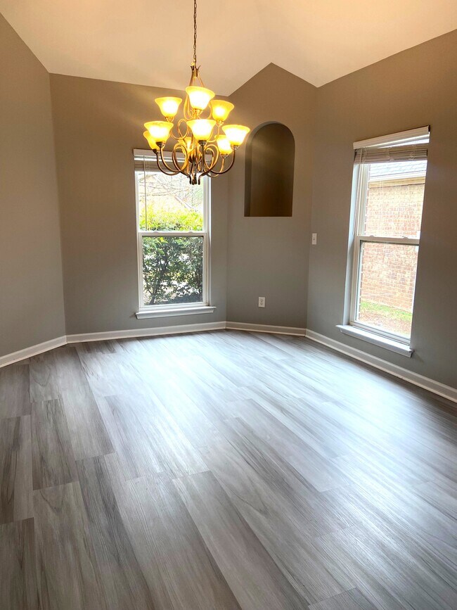 Foto del edificio - 256 Oxmoor Pl