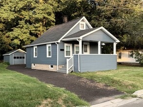 Building Photo - 40 N Brookside Ave