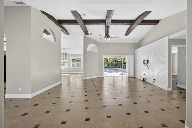 Building Photo - 11646 63rd Ln N