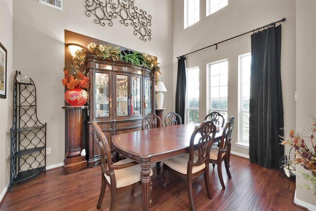 Building Photo - 30323 Aztec Canyon Dr
