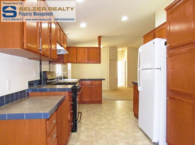Foto del edificio - Roomy & well-equipped 3 bd. home in Brookt...