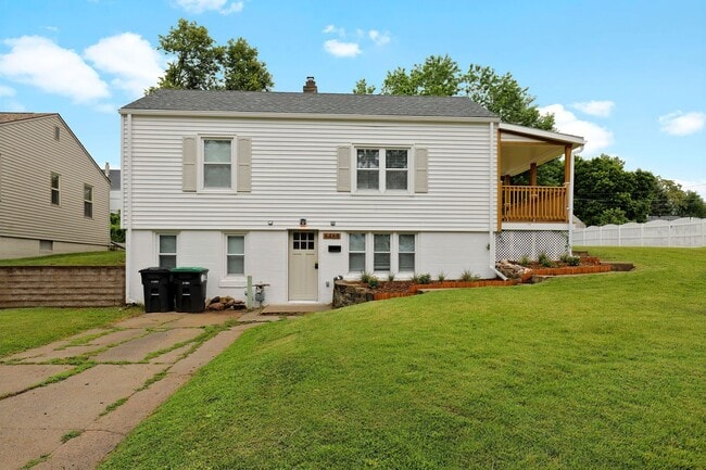 Photo - 3BR Aksarben- walking distance UNO, Availa... House