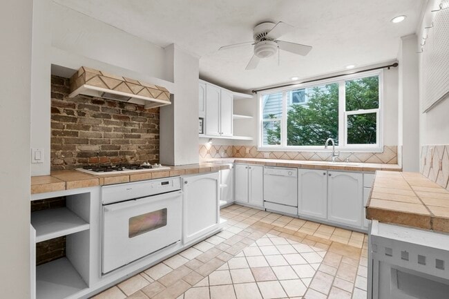 Foto del edificio - 60 Brooksdale Rd