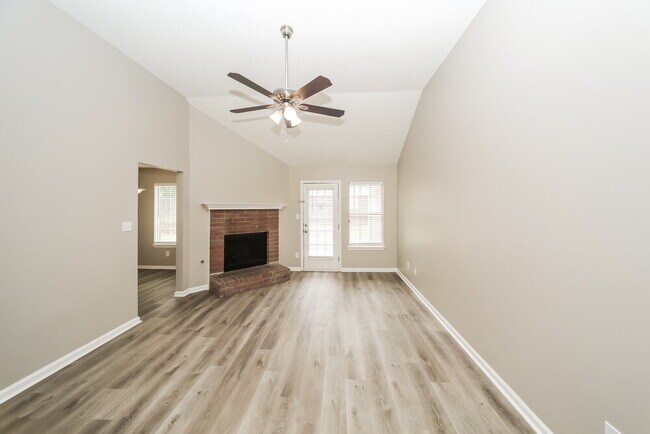 Foto del edificio - 5515 Whiteley Cove