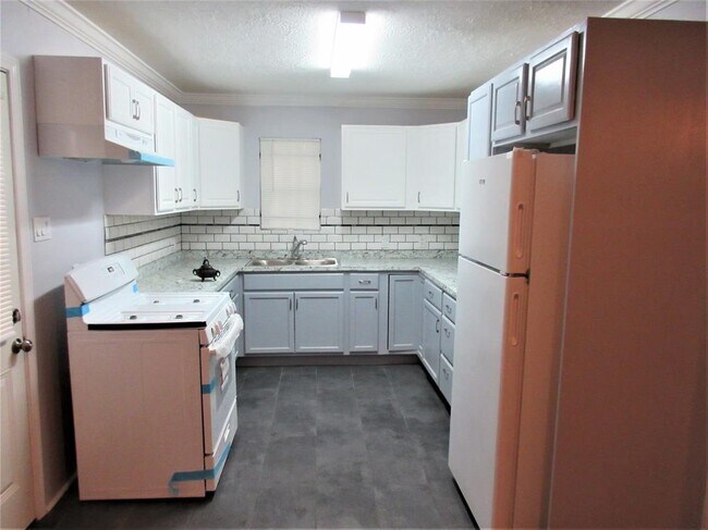Foto del edificio - 7719 Hirsch Rd