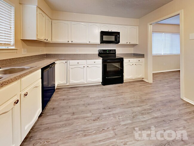 Building Photo - 19638 Southaven Dr