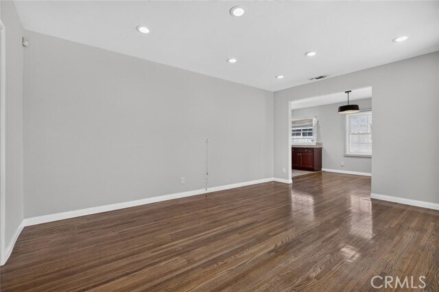 Foto del edificio - 13569 Montague St