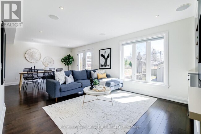 Photo du bâtiment - 71 Roseland Dr