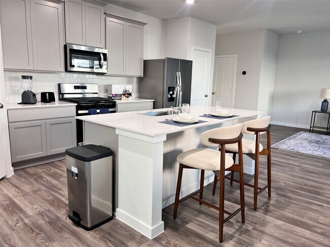 Building Photo - 211 Brazen Forest Trl